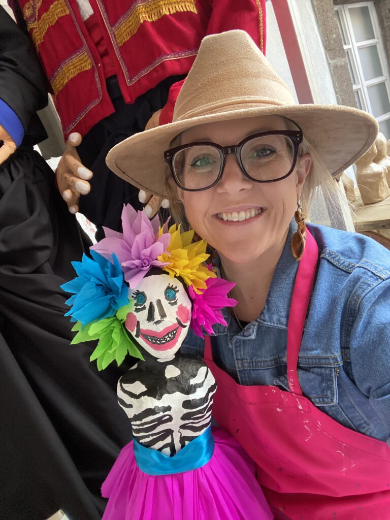 Mojiganga making class on girls trip in San Miguel de Allende