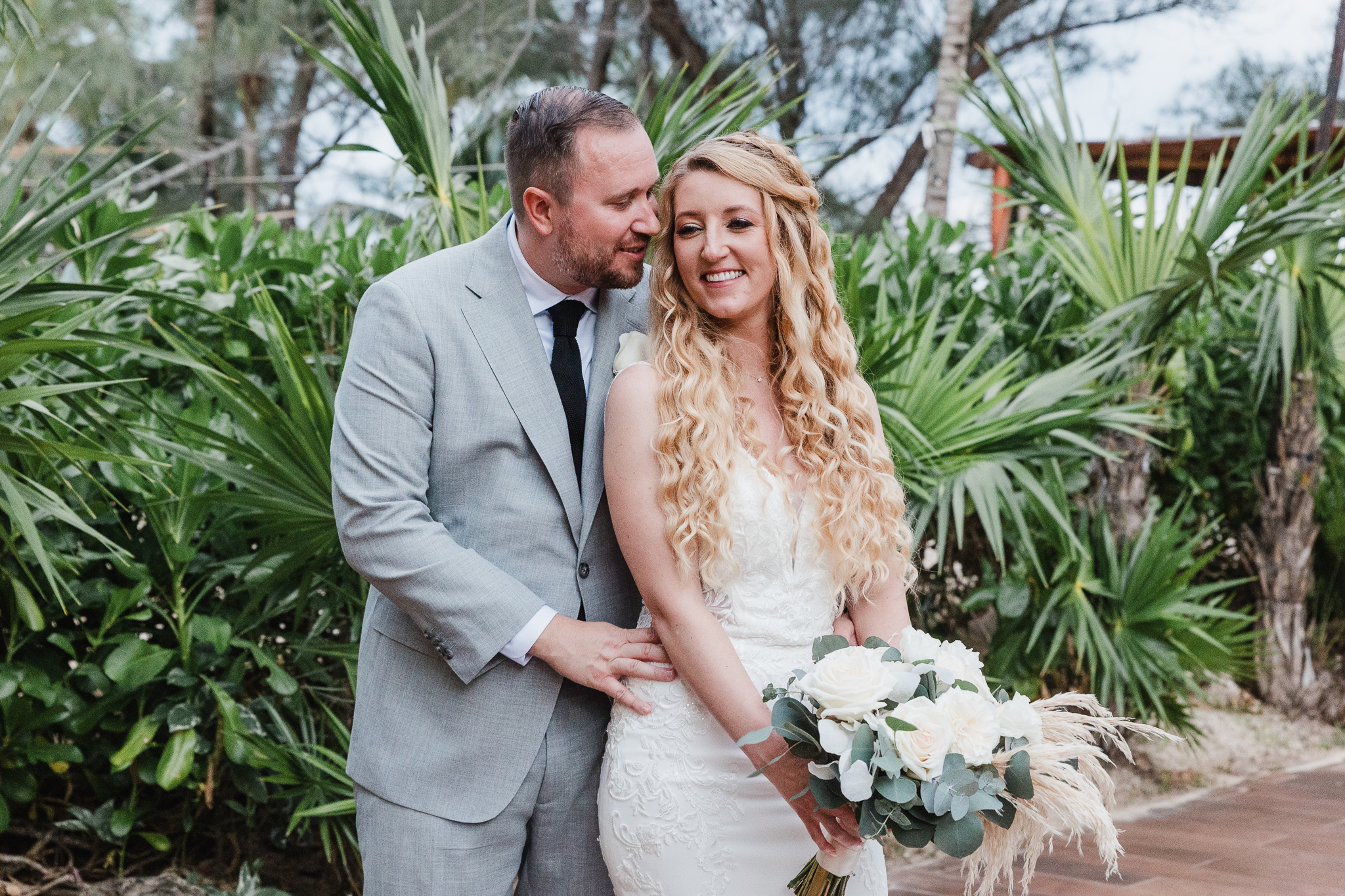 destination wedding couple