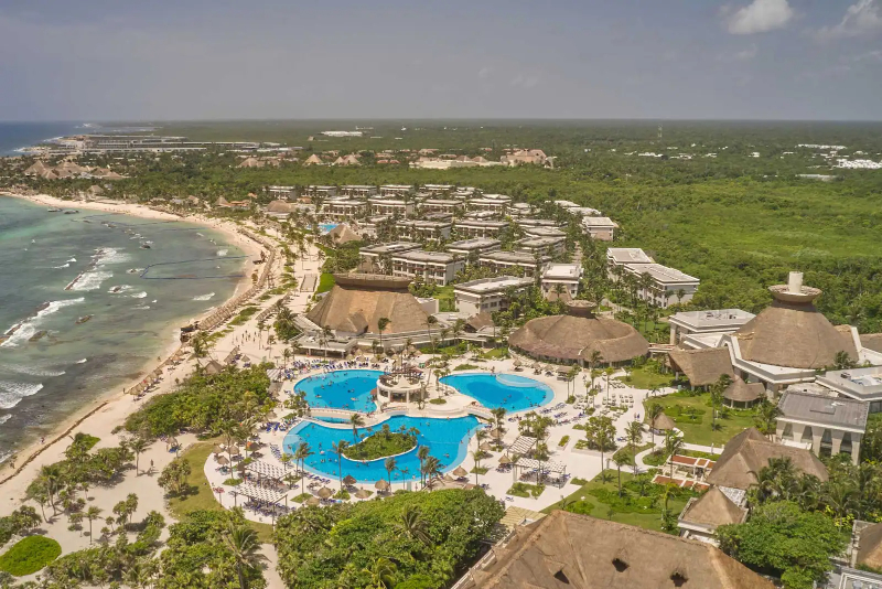 Grand Bahia Tulum is one of the most budget-friendly all inclusive resort for a Tulum wedding