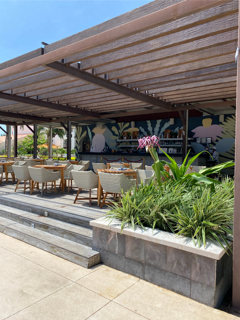 unico 2087 outdoor restaurant